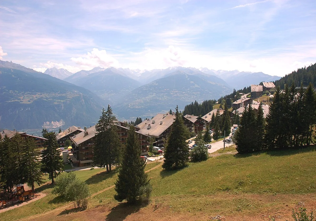 Ansicht von Anzère, Schweiz. Keine Abbildung eines bestimmten Verleihgeschäfts.