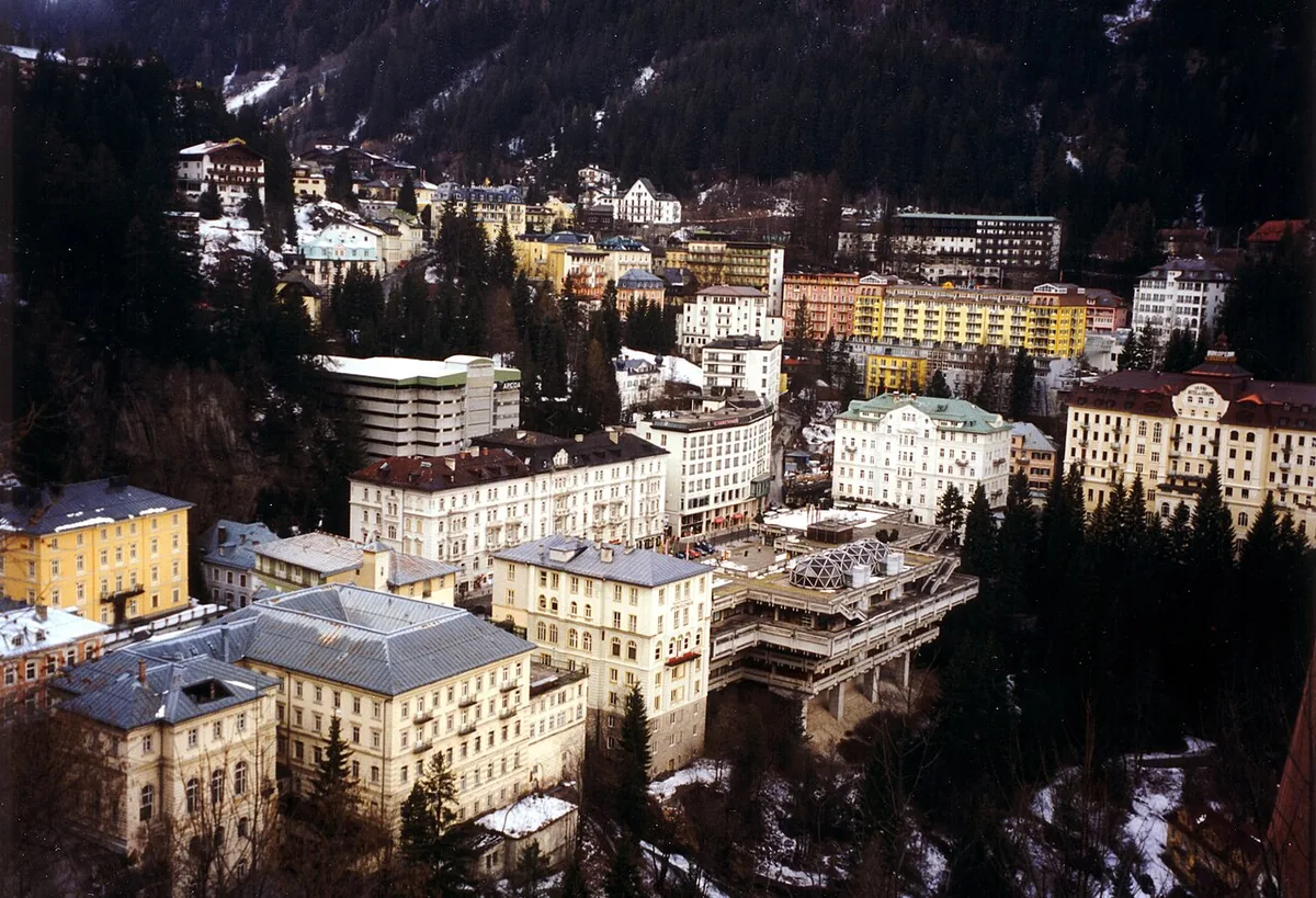 Ansicht von Bad Gastein, Österreich. Keine Abbildung eines bestimmten Verleihgeschäfts.