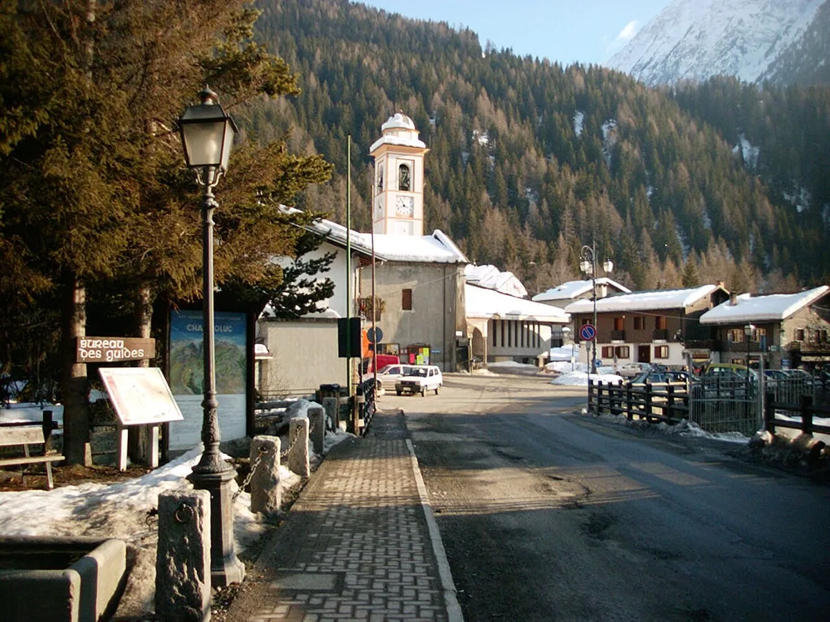 Ansicht von Champoluc, Italien. Allgemeine Darstellung des Orts oder Gebiets; kein Nachweis für die Lage eines einzelnen Katalogsektors oder Verleihgeschäfts.