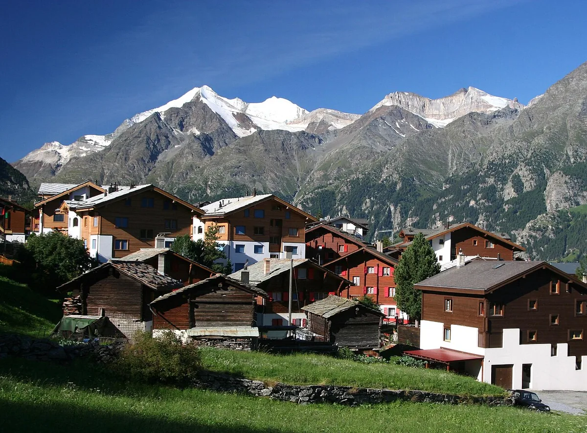 Ansicht von Grächen, Schweiz. Keine Abbildung eines bestimmten Verleihgeschäfts.