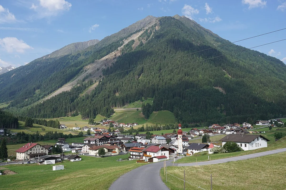 Ansicht von Gries im Sellrain, Österreich. Keine Abbildung eines bestimmten Verleihgeschäfts.