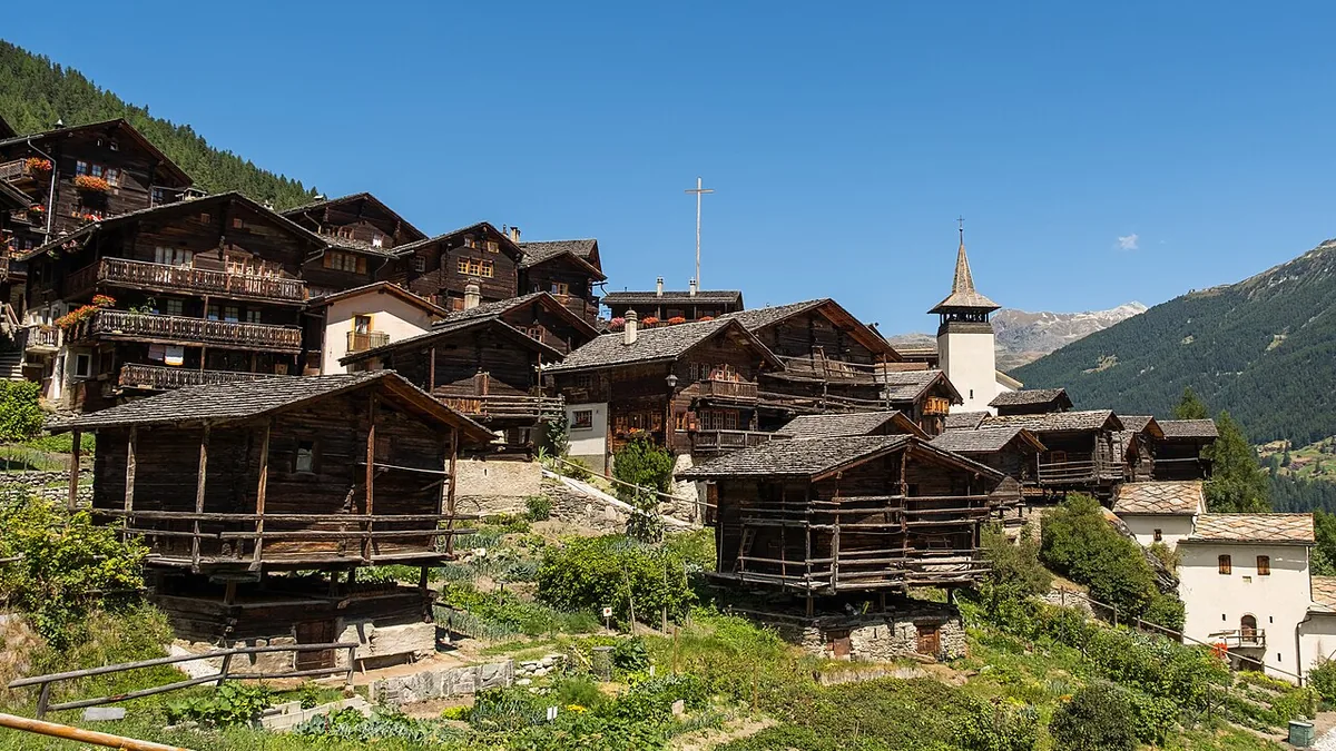 Ansicht von Grimentz, Schweiz. Keine Abbildung eines bestimmten Verleihgeschäfts.