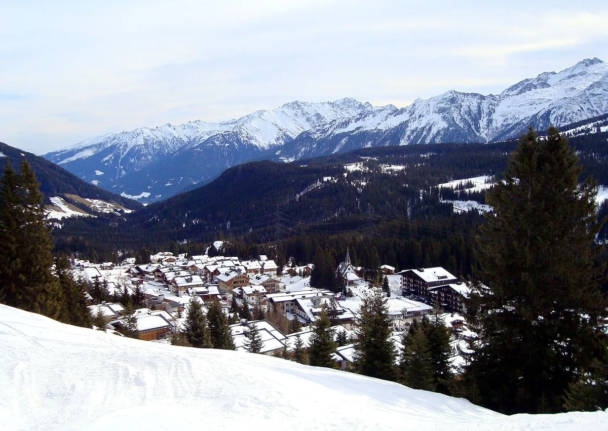 Ansicht von Königsleiten, Österreich. Keine Abbildung eines bestimmten Verleihgeschäfts.