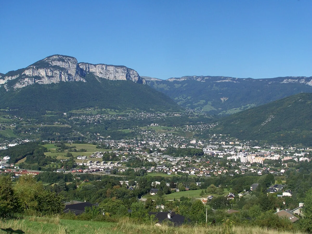 Ansicht von La Ravoire, Frankreich. Keine Abbildung eines bestimmten Verleihgeschäfts.