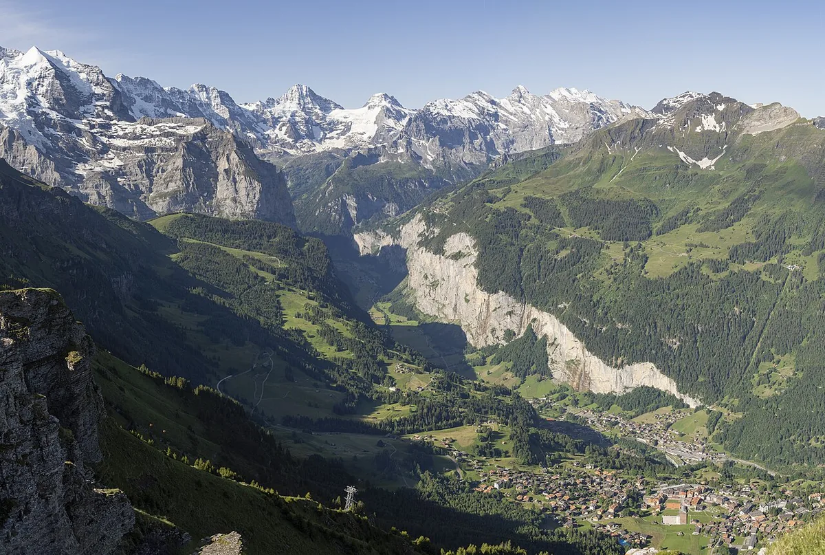 Ansicht von Lauterbrunnen, Schweiz. Keine Abbildung eines bestimmten Verleihgeschäfts.