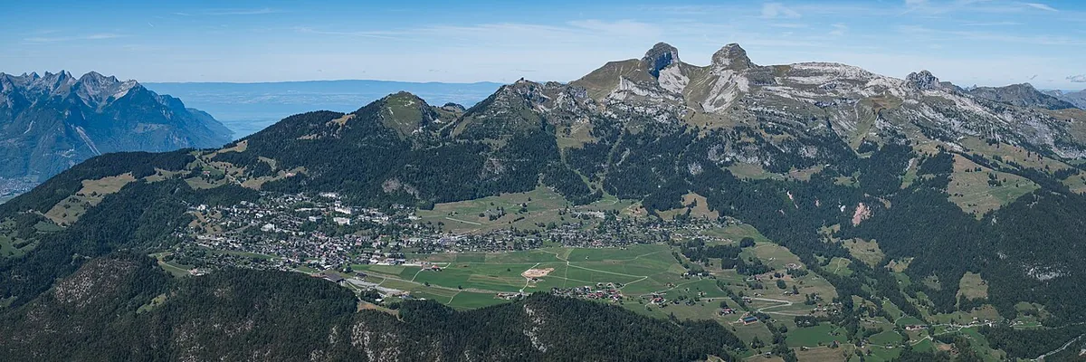 Ansicht von Leysin, Schweiz. Keine Abbildung eines bestimmten Verleihgeschäfts.