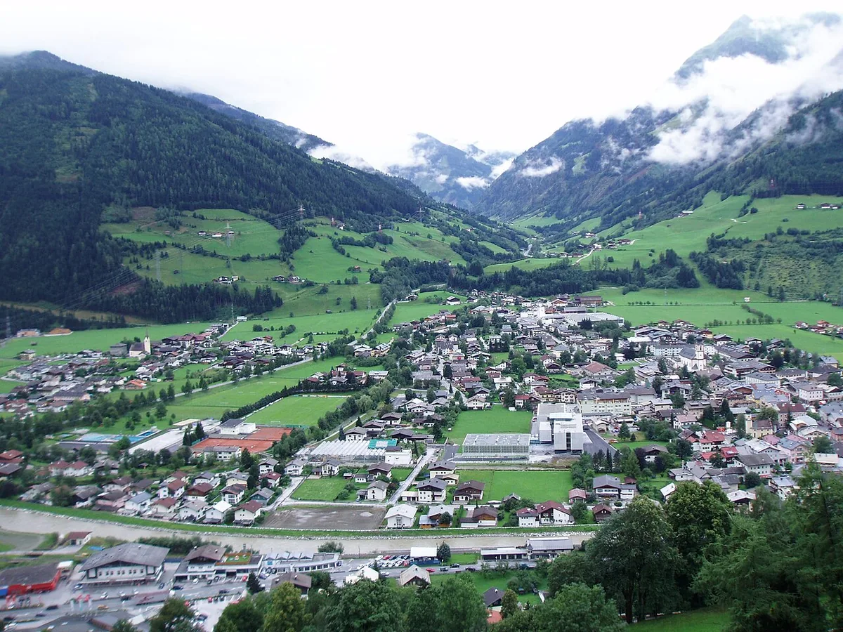 Ansicht von Mittersill, Österreich. Keine Abbildung eines bestimmten Verleihgeschäfts.